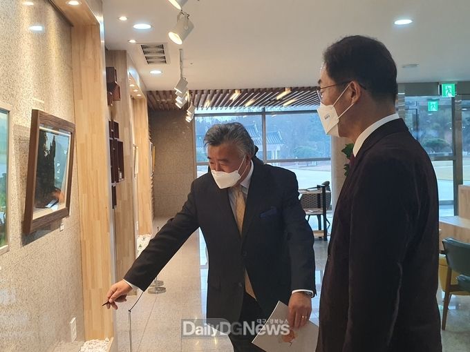 오는 28일까지‘미틈달 그림 한 자락’25점 작품 전시