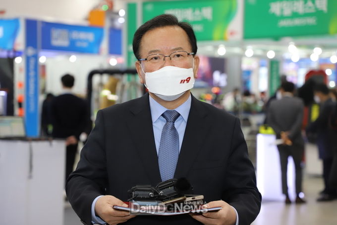 김부겸 국무총리가 24일 대구를 방문하고 지역현안에 대한 입장을 밝히고 있다. (사진=이준호 기자)