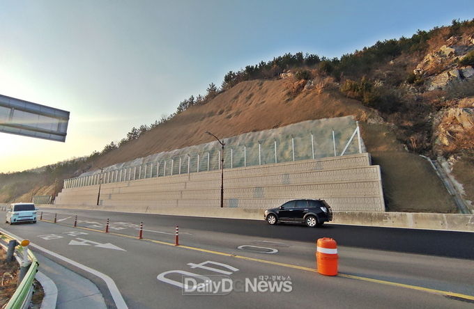 경주시, 보문단지 초입부 붕괴사면 복구공사 완료