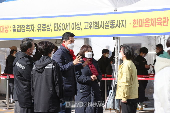 이강덕 포항시장 안전한 설 명절 위한 민생 현장 격려 방문