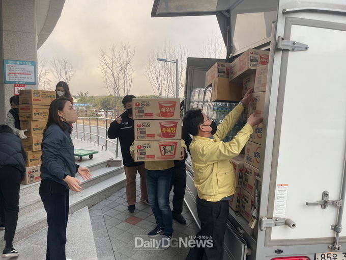 포항시·포항상공회의소, 울진군 산불에 구호물품 전달