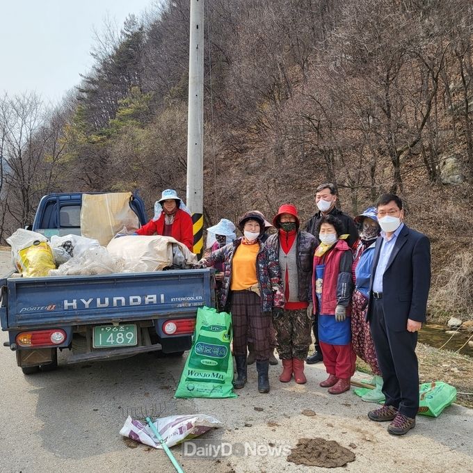 안동시 녹전면 매정리 새마을부녀회, “봄맞이 마을 환경정비”실시