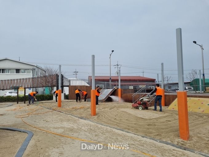 성주군, 백전2, 사곡1,2 어린이공원 내 모래놀이터 소독 실시
