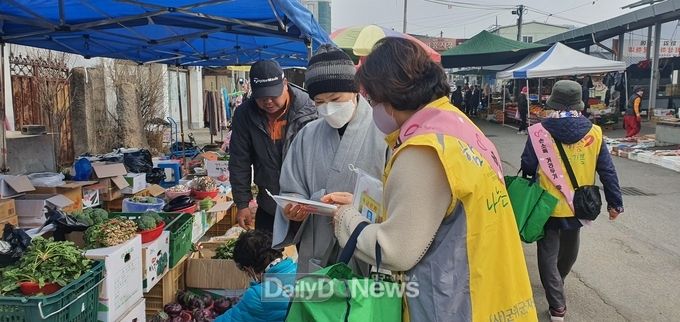 사)군위군자원봉사센터, 안전한 장터 만들기! 자원봉사가 꽃피는 오일장 행사