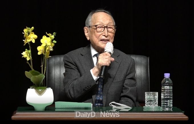 김형석 명예교수의 인생에 대한 조언“무엇이 새로워져야 하는가?”