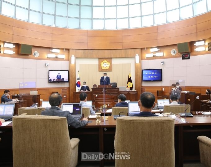 봉화군의회가 14일간의 일정으로 제248회 봉화군의회 임시회를 개최한다