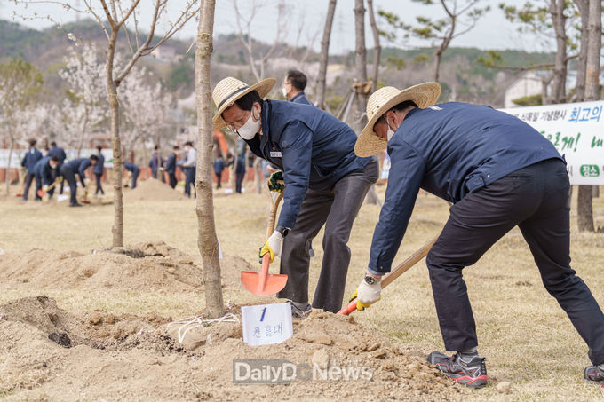 월성본부, 회사창립 21주년 기념 식목행사