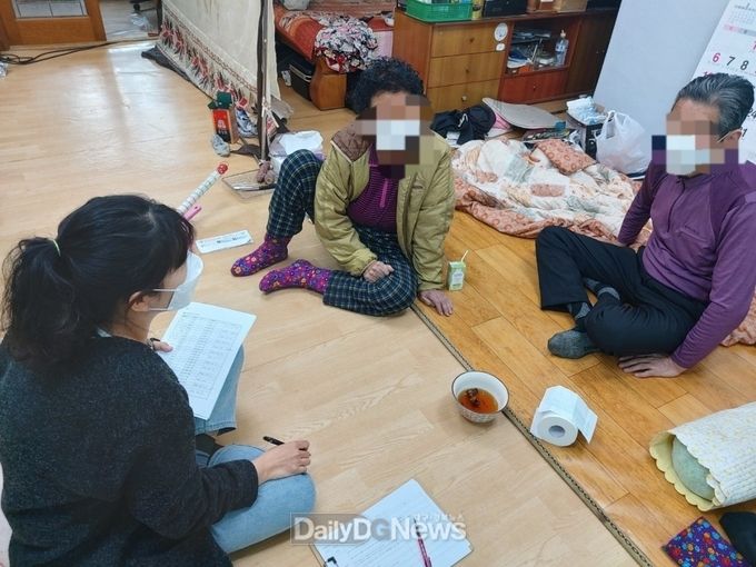 성주군이웃사촌복지센터 취약계층 가정 방문 및 안부 묻기 실시