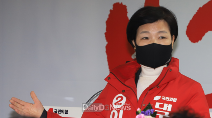 이진숙 대구시장 선거 예비후보가 7일 국민의힘 소속 예비후보들에게 단일화를 제안하고 나섰다. (사진=이준호 기자)