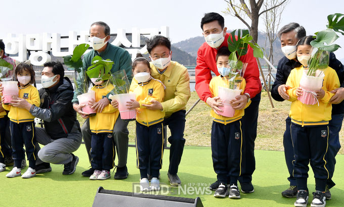 경북도, 제77회 식목일 기념행사 통해 왕벚나무 등 3000여 본 식재