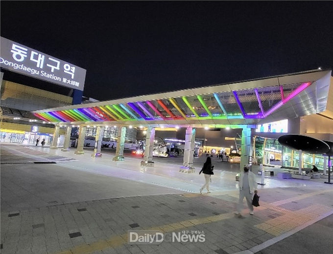 지난 2일 설치 완료된 동대구역 광장의 캐노피 모습. (사진=대구시 제공)