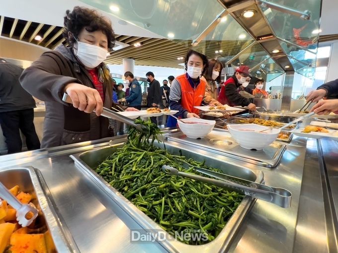 울릉군, 수도권 자매도시 300만 주민들에게 울릉 청정 봄나물 부지갱이 홍보
