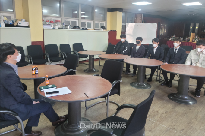 대구공업대학교 호텔외식조리계열이 지난 7일 (주)현대그린푸드 방문 면접을 실시하고 있다. (사진=대구공업대 제공)