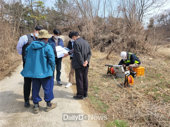 한국농어촌공사 경북지역본부가 안동시 남선면에서 지하수 기술지원을 실시하고 있다. <사진제공 : 한국농어촌공사 경북지역본부