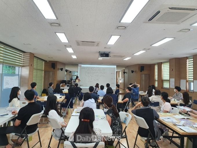 제20대 대통령직 인수위원회에서 코딩교육 모범사례 및 정책제안 발표