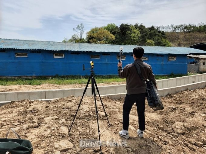 군위군, 경북도·의성군과 합동으로 가축분뇨배출시설 합동점검 실시