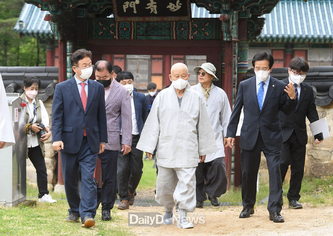 이철우 도지사, 대한불교조계종 종정 성파 대종사 예방