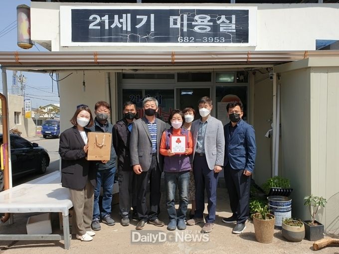입암면지역사회보장협의체,착한가게 8, 9호점 현판 전달