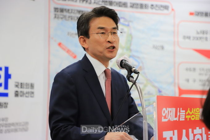 정상환 국민의힘 대구 수성을 국회의원 보궐선거 예비후보가 2일 출마선언을 공식 발표하고 있다. (사진=이준호 기자)