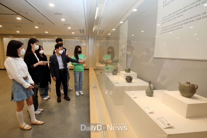 계명대학교 행소박물관 ‘고려음(高麗飮), 청자에 담긴 차와 술 문화’ 특별전 모습. (사진=계명대 제공)