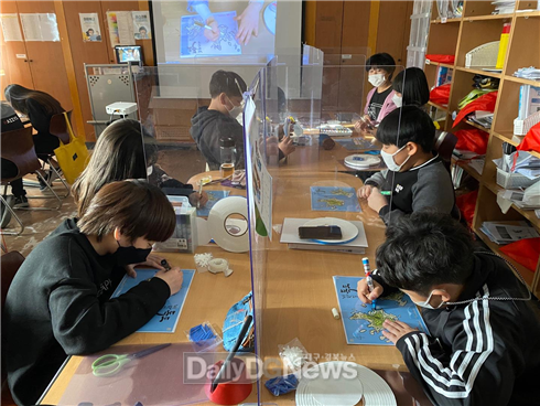 한국청소년활동진흥원의 온라인 청소년활동의 운영 모습(국립중앙청소년수련원 제공)