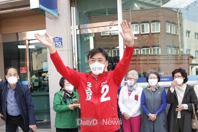 윤경희 청송군수 후보 본격적인 선거운동 돌입
