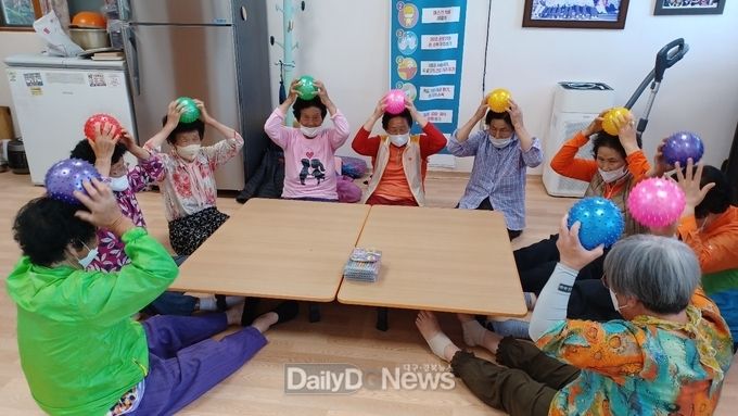울진군, 경로당 행복도우미 프로그램 재개