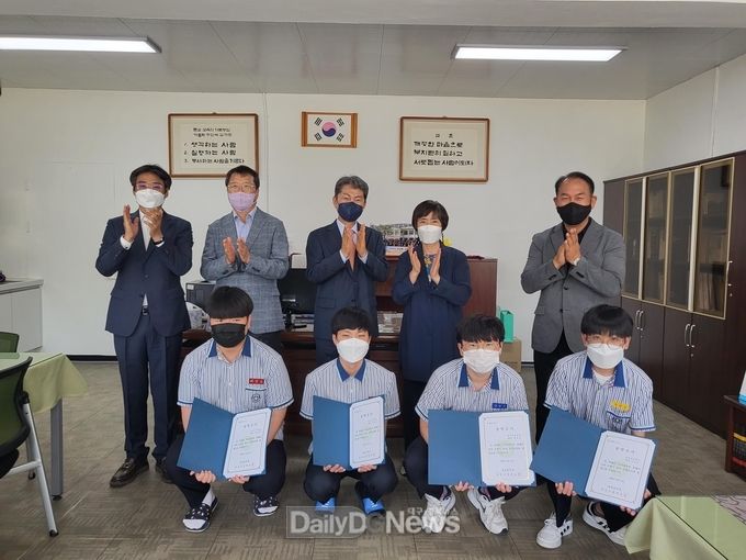 칠곡군 세경회, 순심남 ․ 여고 장학금 4백만원 전달