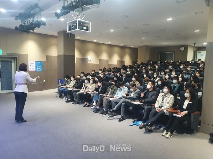 영주시, 특별민원 대응역량 강화교육… ‘민원만족도‧행정 효율성 둘 다 잡는다’(지난 4월 개최된 공무원 친절역량 강화교육