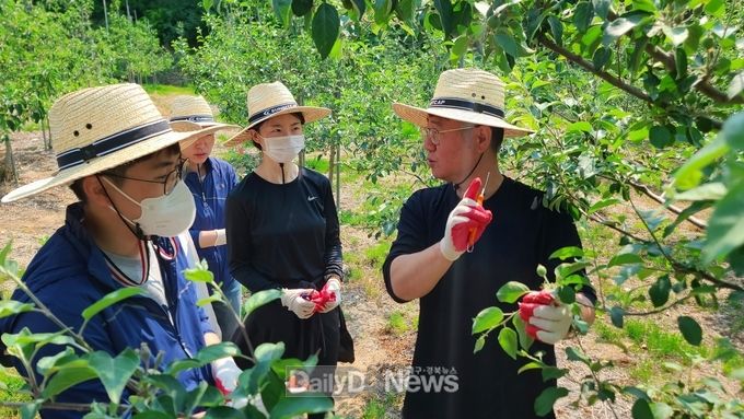 산림치유원, 산림복지연구개발센터와 지역 농민 위해 팔 걷어