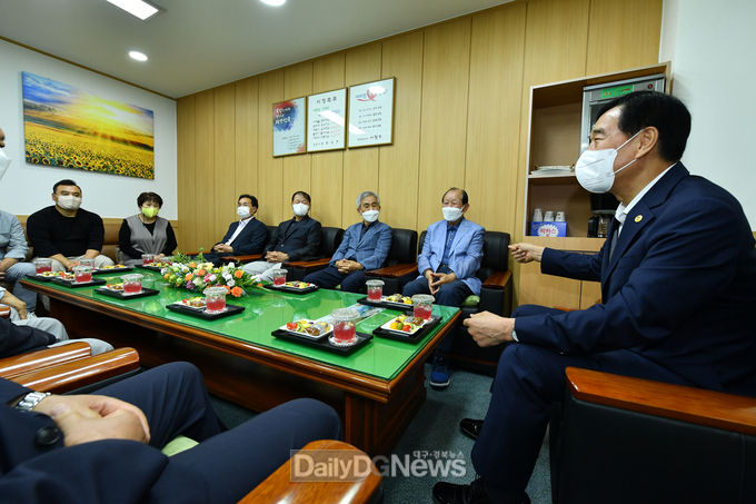 최영조 경산시장 경산시장 퇴임 전, 지역 주민 대표와 감사 및 격려의 자리 가져