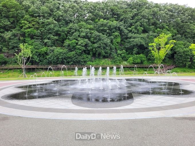 의성군, 남대천 고향의 강 바닥분수 가동