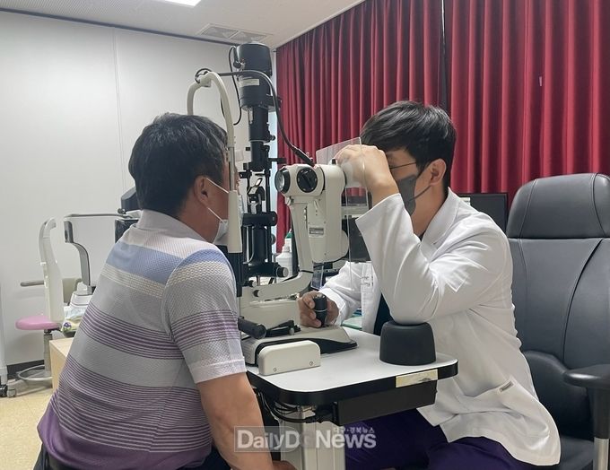 군위군, 보건소 안과 진료 군민 큰 호응