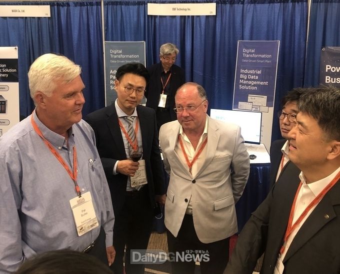 한수원이 현지시각으로 6월 28일부터 30일까지 3일간 미국 원전 운영사 단체인 Utilities Service Alliance(이하 USA)가 주관한 정기총회 행사에 참석해 관계자들과 이야기를 나누고 있다.