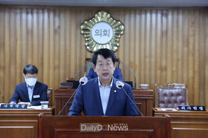 운영위원장