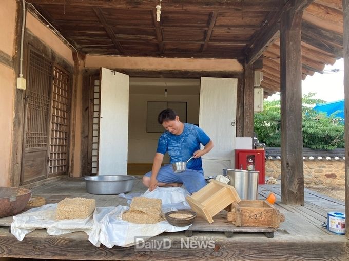호산춘 시음행사, 천연염색화 전시회, 전통주 만들기 등 다양한 볼거리와 체험거리 제공