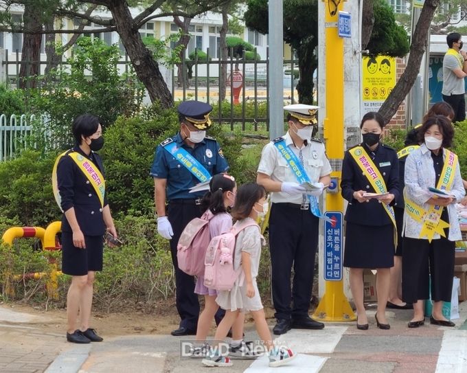 의성서, 안계초 등굣길 교통안전 캠페인 실시