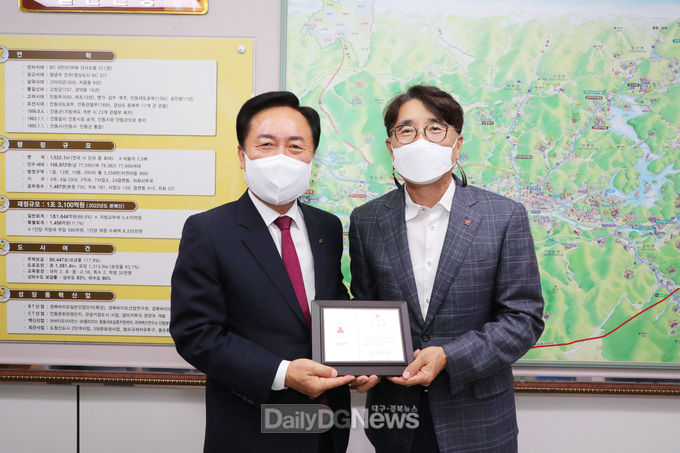 권기창 안동시장, 나눔리더 가입으로 인증패 수상