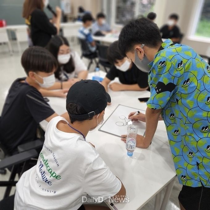 “2022 함께타요, 민주버스” 활동사진<사진=한국청소년활동진흥원 제공>