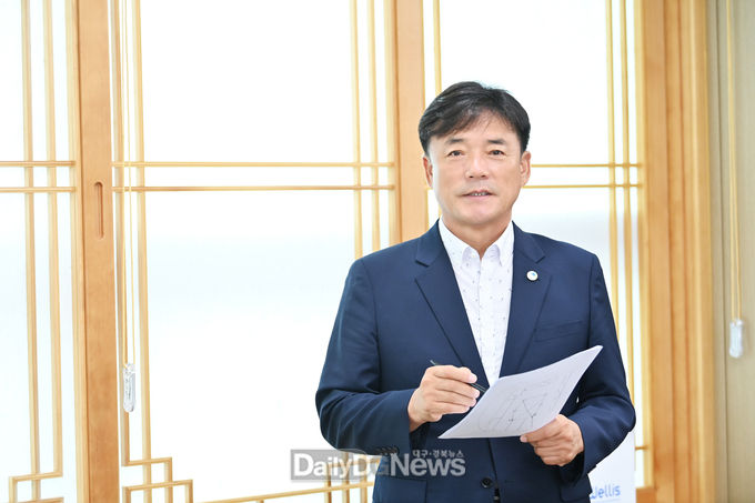 윤경희 청송군수, 2022년 한국매니페스토 약속대상 선거공약서 분야 최우수상 수상-윤경희 청송군수