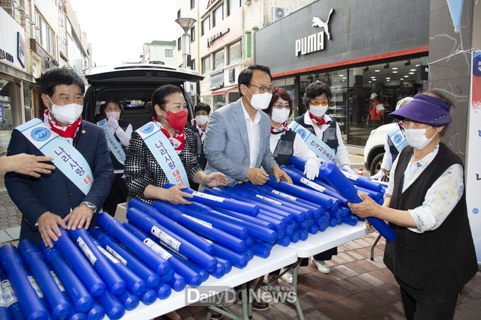 한국자유총연맹 영주시지회, 광복절 기념_태극기 무료나눔행사