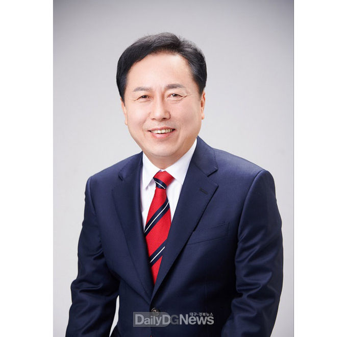 안동시장 권 기 창