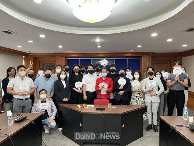 대구경북청년회, 8․15기념부채 나눔 행사