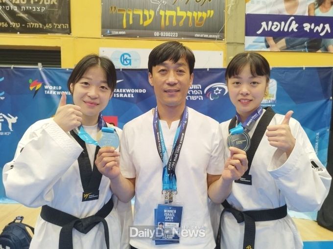 영천시청 태권도단 강보라,강미르 자매 국제대회 금메달
