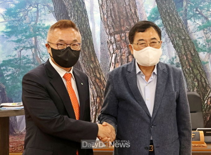 황주호 한수원 사장, 취임 첫날 주낙영 시장 내방