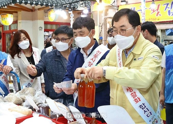 추석 앞두고 ‘명절 물가’ 잡기 총력전