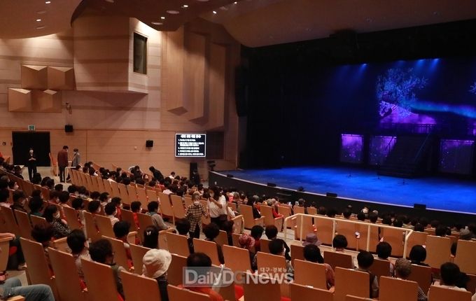 경주엑스포대공원,추석맞이 경주 어르신 초청 공연‘대 성황’
