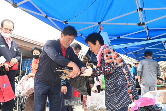 청송군, 추석 맞이 전통시장 장보기 행사