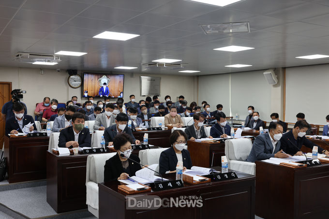 정례회 개회