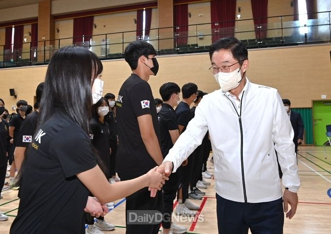 임종식 경북교육감, 전국체육대회 참가 학생선수 격려